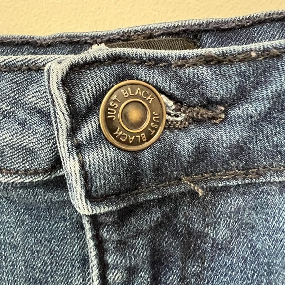 Just Black Brand Denim Skirt Women’s Size Medium Stretch Distressed Made In USA - Picture 3 of 11